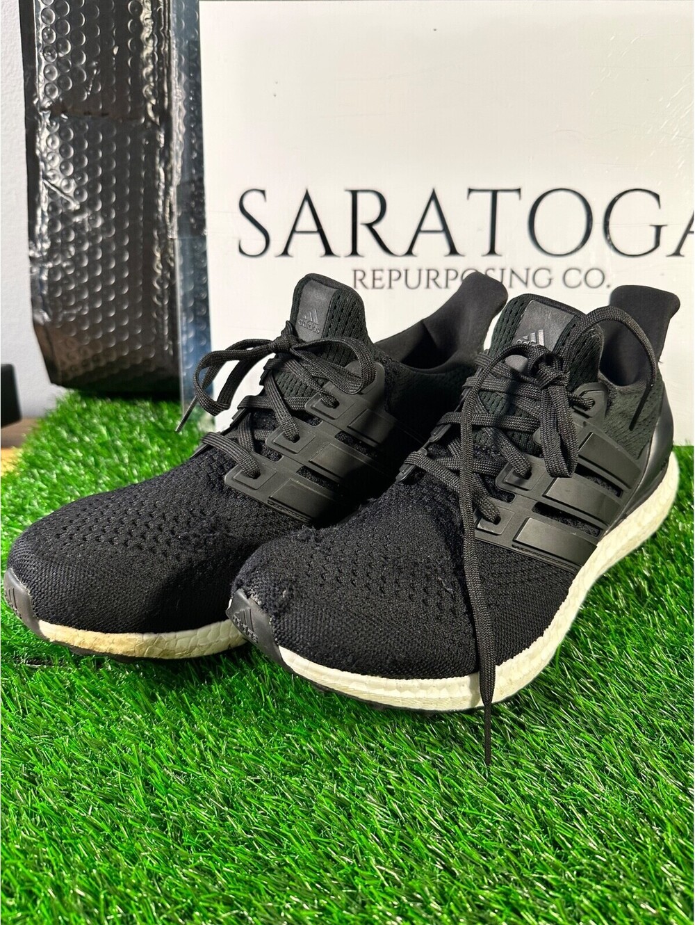 Adidas UltraBoost 1.0 Men's Size 10.5 Black & White Runners Sneakers USED